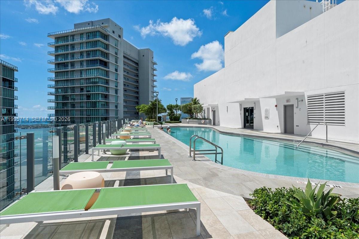 PARAISO BAYVIEWS CONDO - Residential