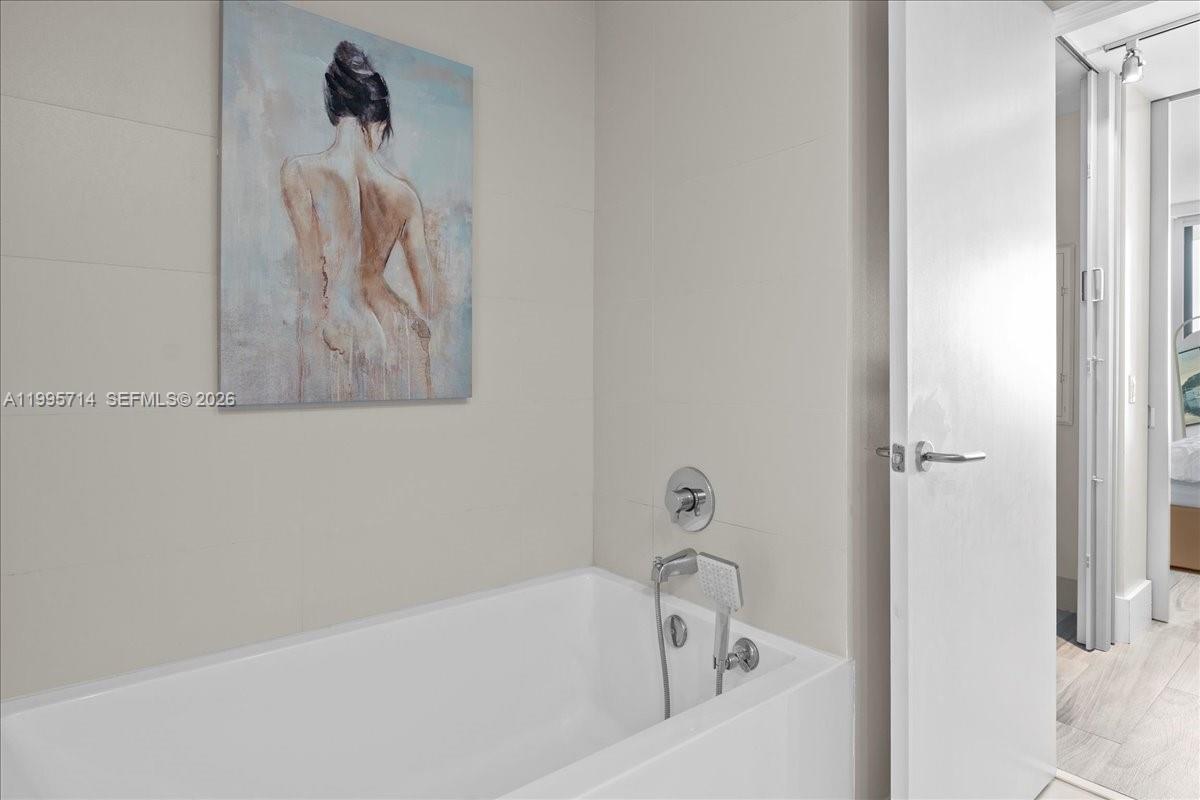 PARAISO BAYVIEWS CONDO - Residential