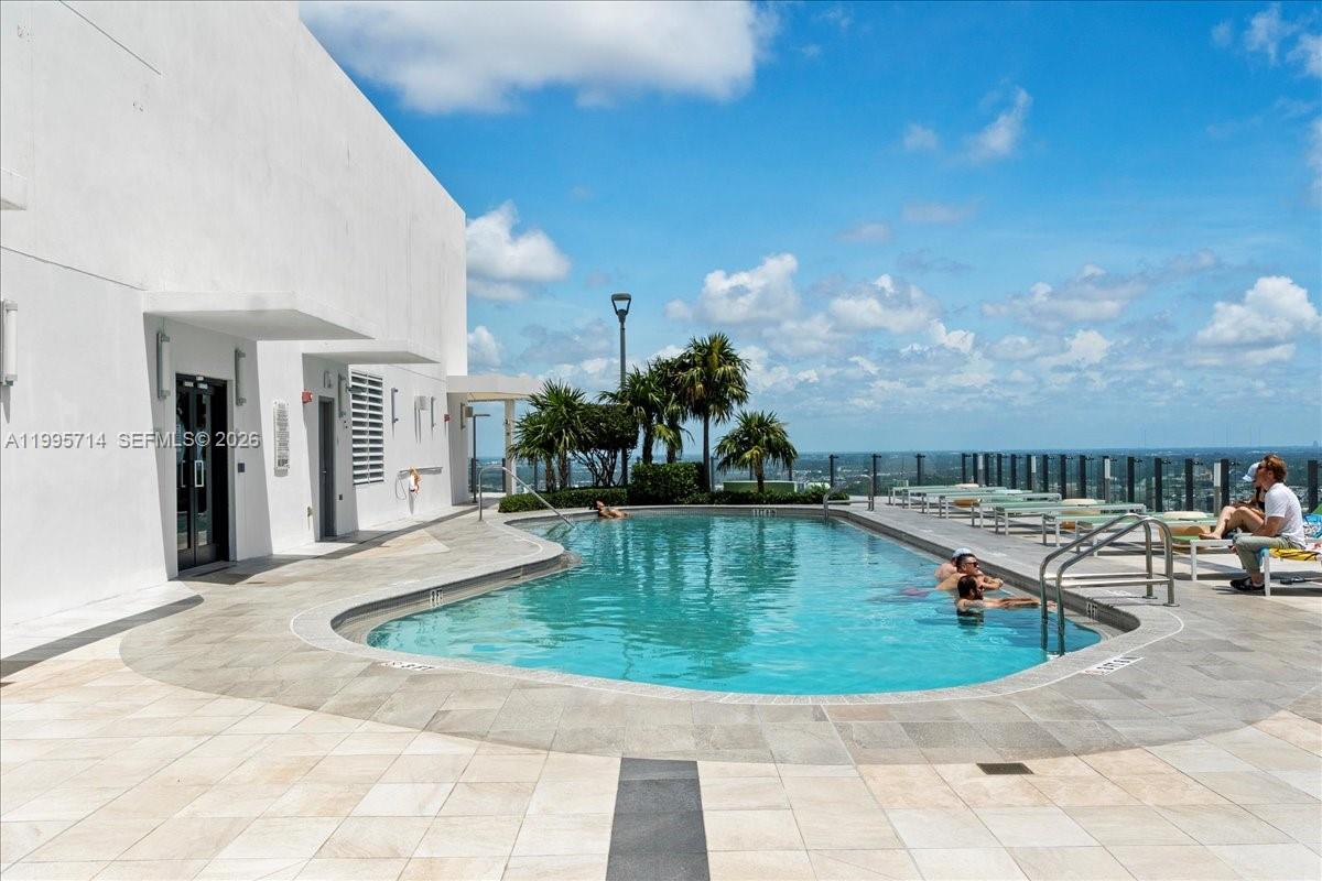 PARAISO BAYVIEWS CONDO - Residential