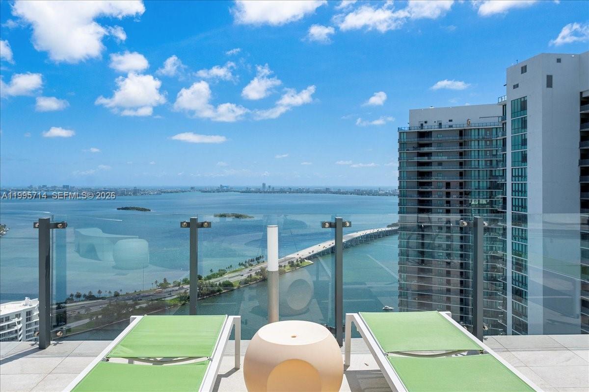 PARAISO BAYVIEWS CONDO - Residential