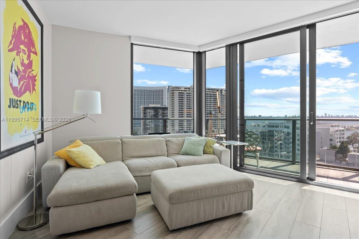 PARAISO BAYVIEWS CONDO - Residential