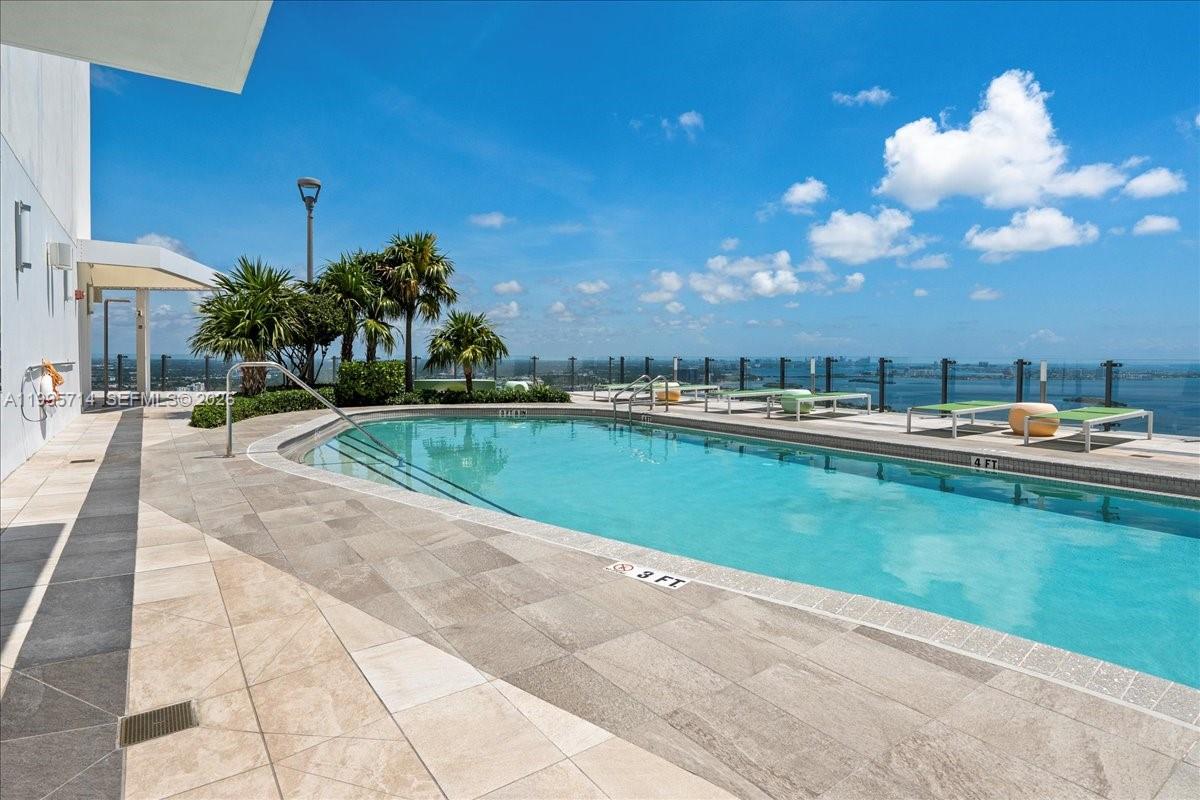 PARAISO BAYVIEWS CONDO - Residential