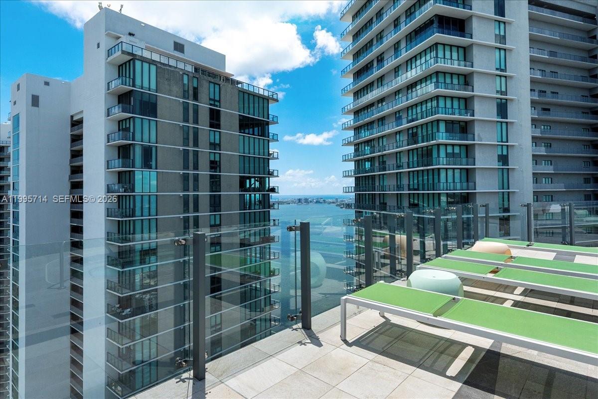 PARAISO BAYVIEWS CONDO - Residential