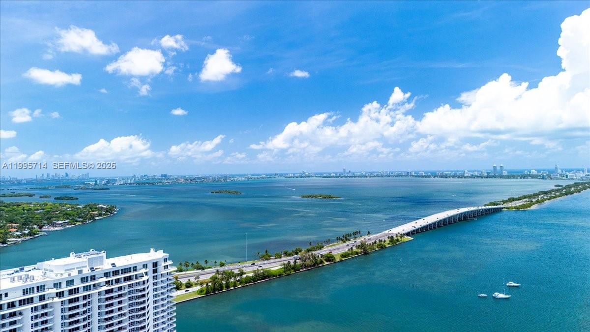 PARAISO BAYVIEWS CONDO - Residential