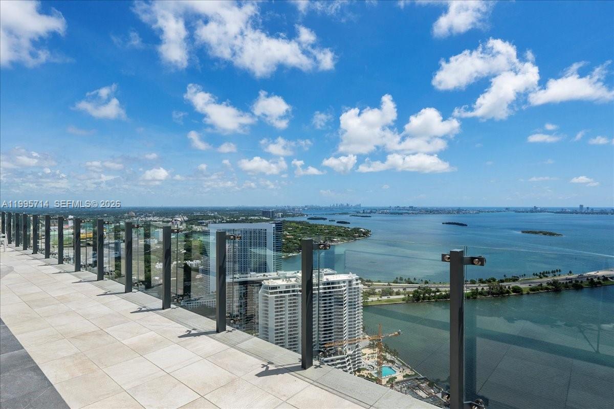 PARAISO BAYVIEWS CONDO - Residential
