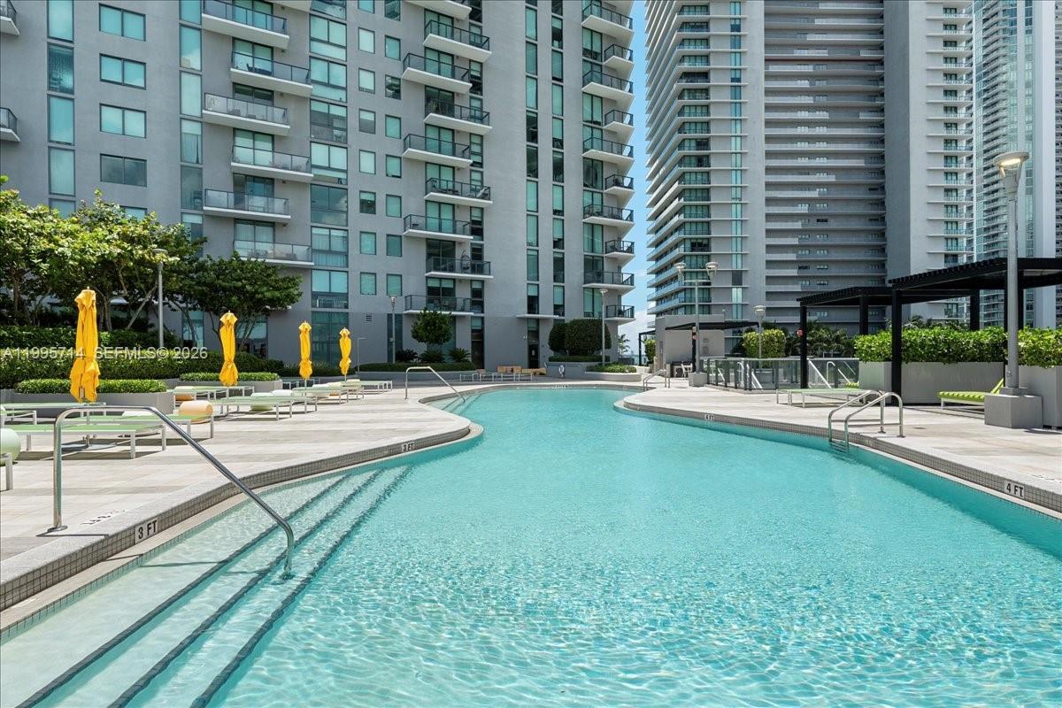 PARAISO BAYVIEWS CONDO - Residential