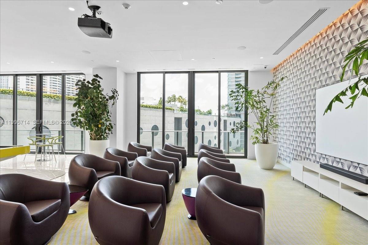 PARAISO BAYVIEWS CONDO - Residential