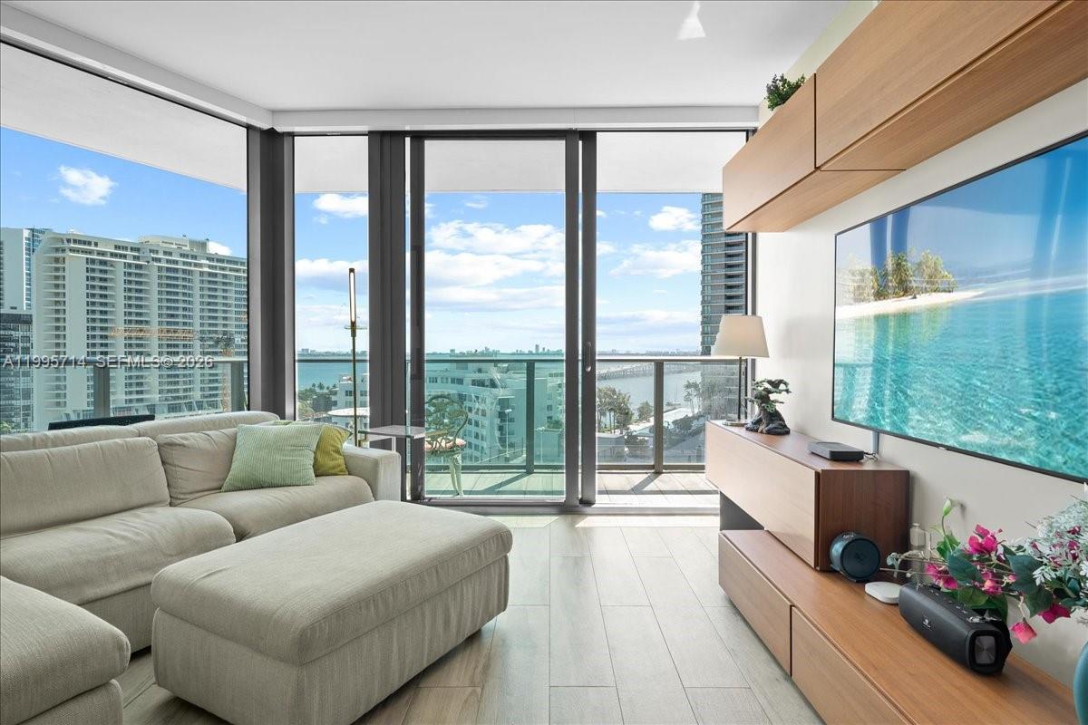 PARAISO BAYVIEWS CONDO - Residential