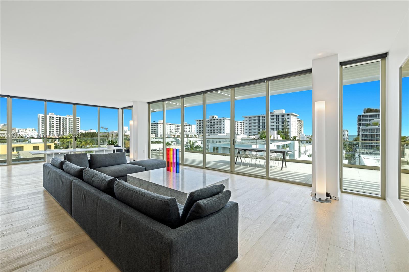 300 Collins Ave PH1