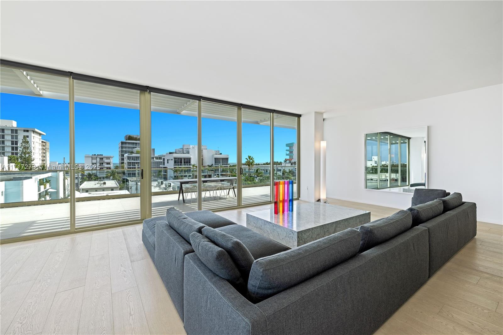 300 Collins Ave PH1