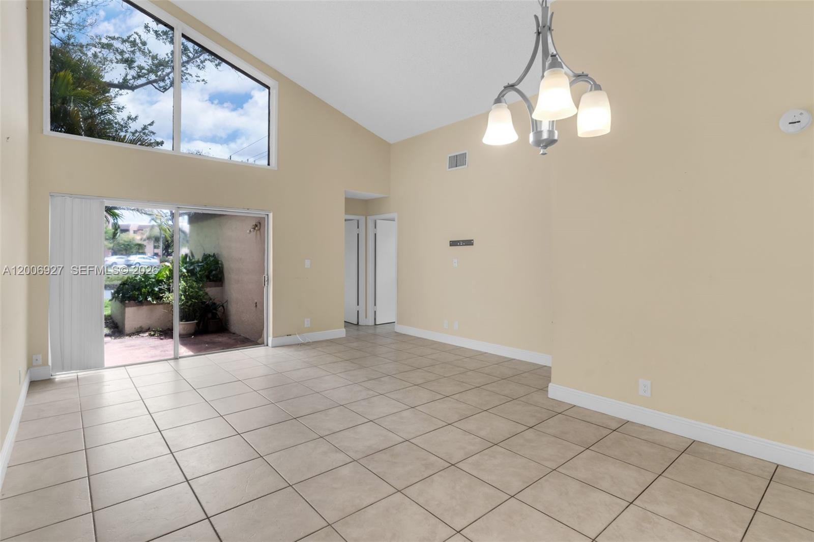 COUNTRY SQUIRE TOWNHOMES - Residential