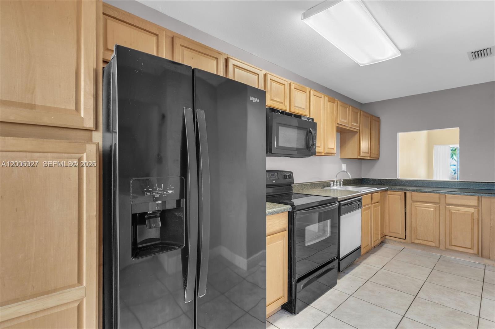 COUNTRY SQUIRE TOWNHOMES - Residential