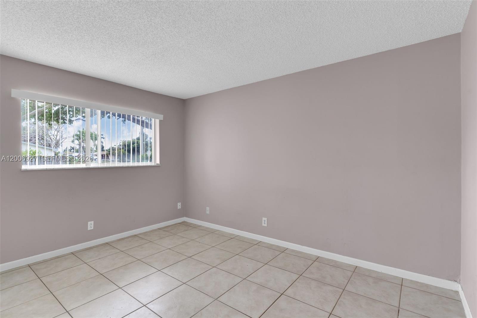 COUNTRY SQUIRE TOWNHOMES - Residential