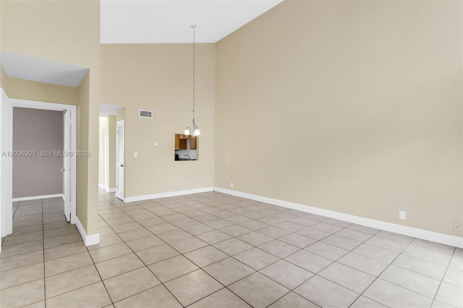 COUNTRY SQUIRE TOWNHOMES - Residential