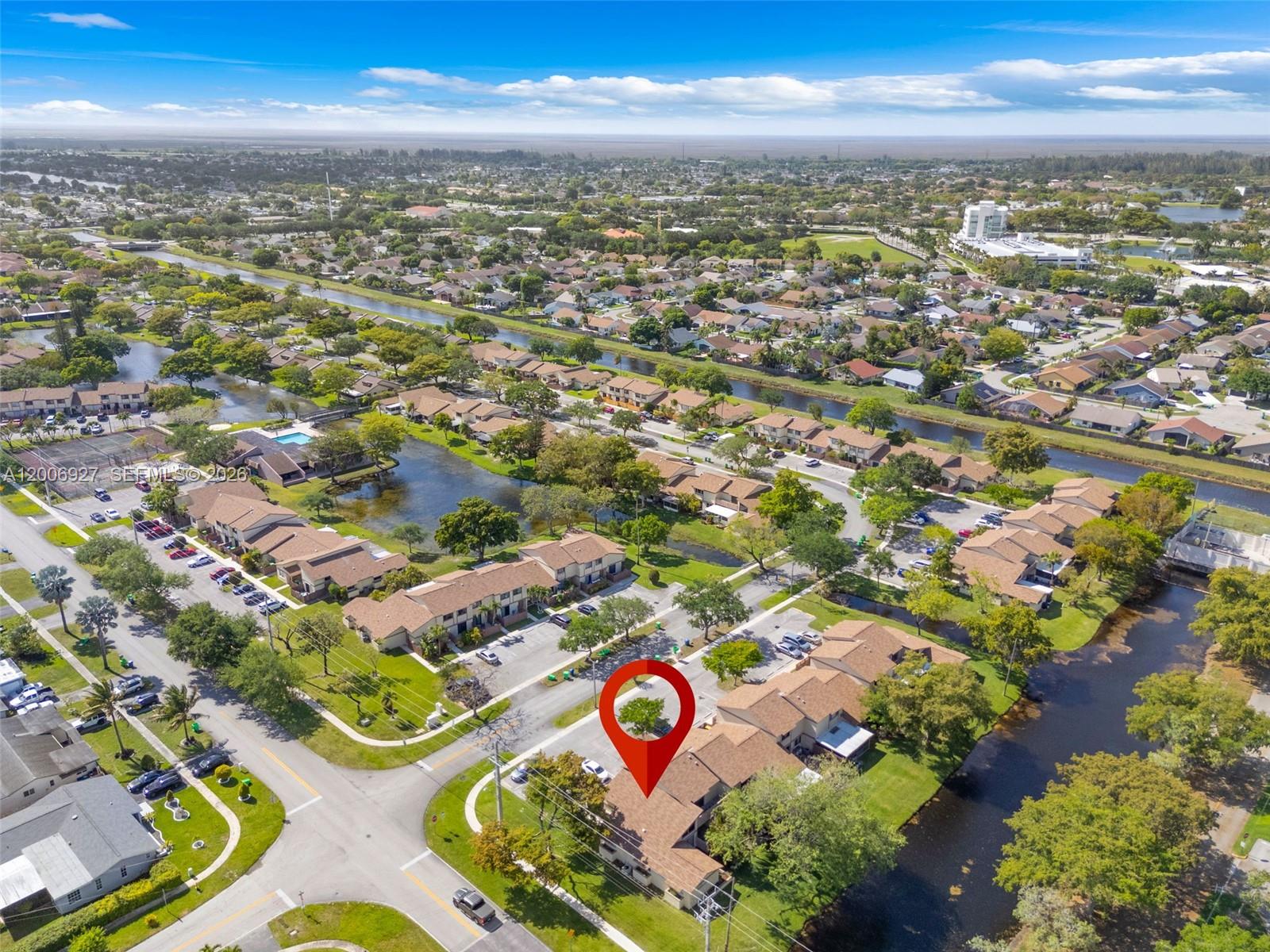 COUNTRY SQUIRE TOWNHOMES - Residential