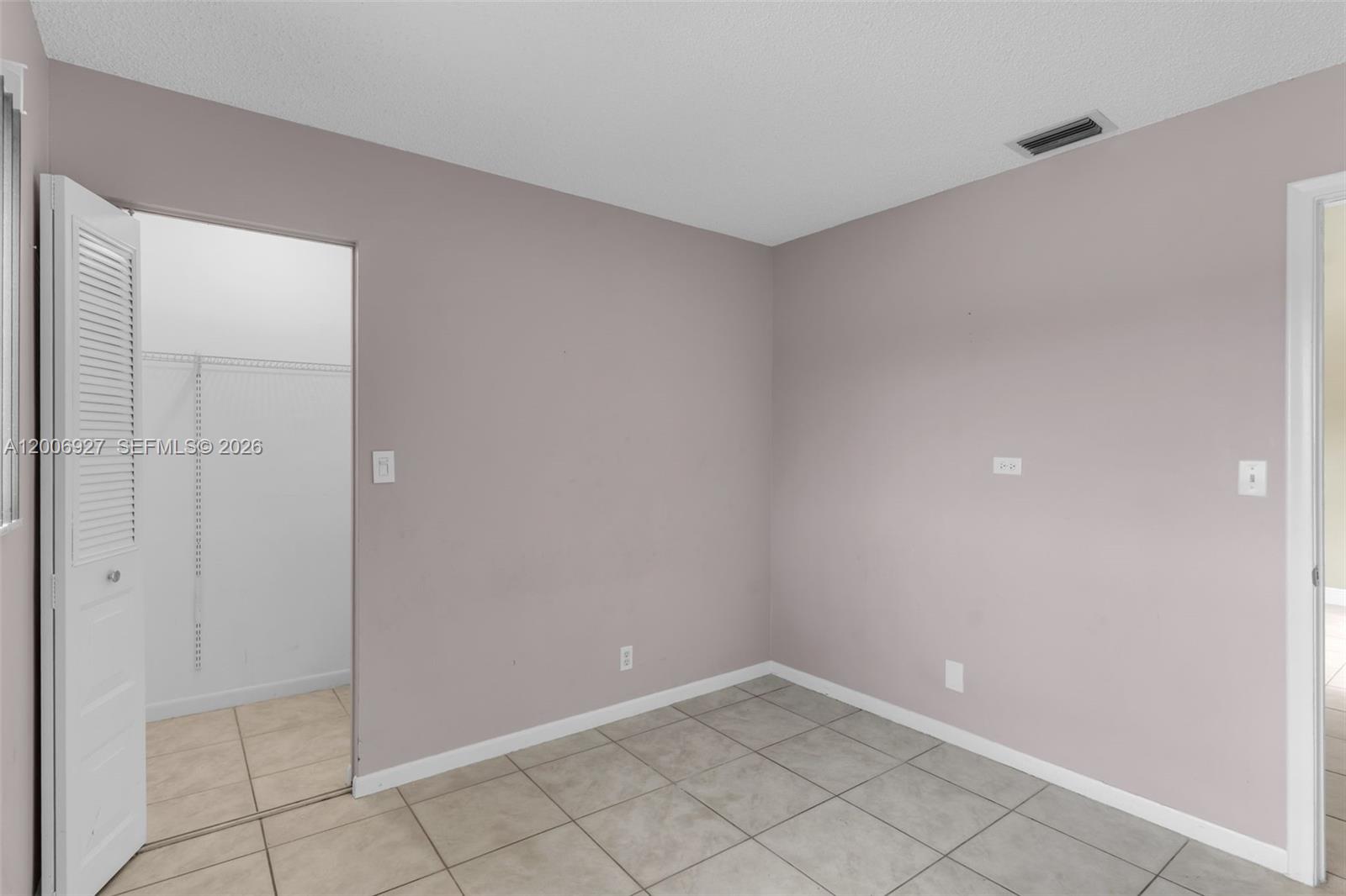 COUNTRY SQUIRE TOWNHOMES - Residential