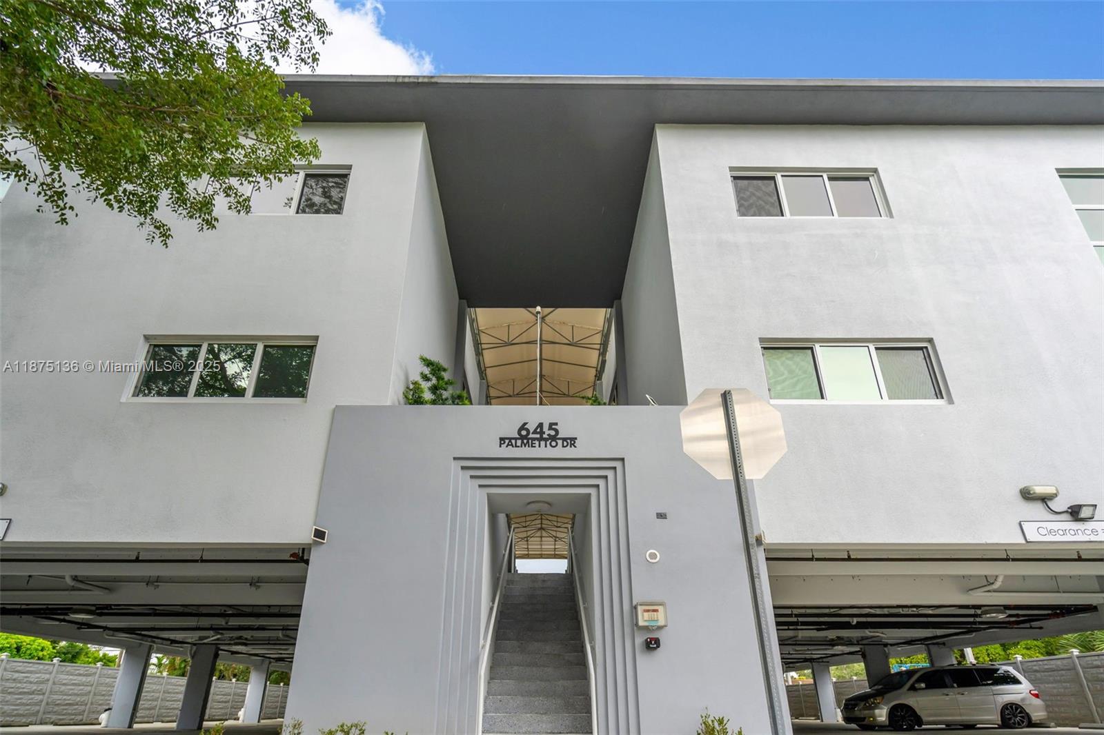 COUNTRY CLUB ESTATES SEC - Residential Lease