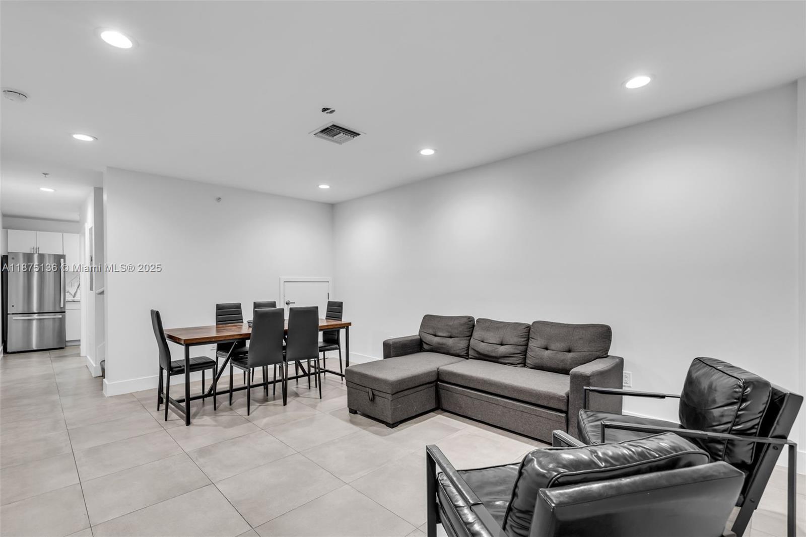 COUNTRY CLUB ESTATES SEC - Residential Lease