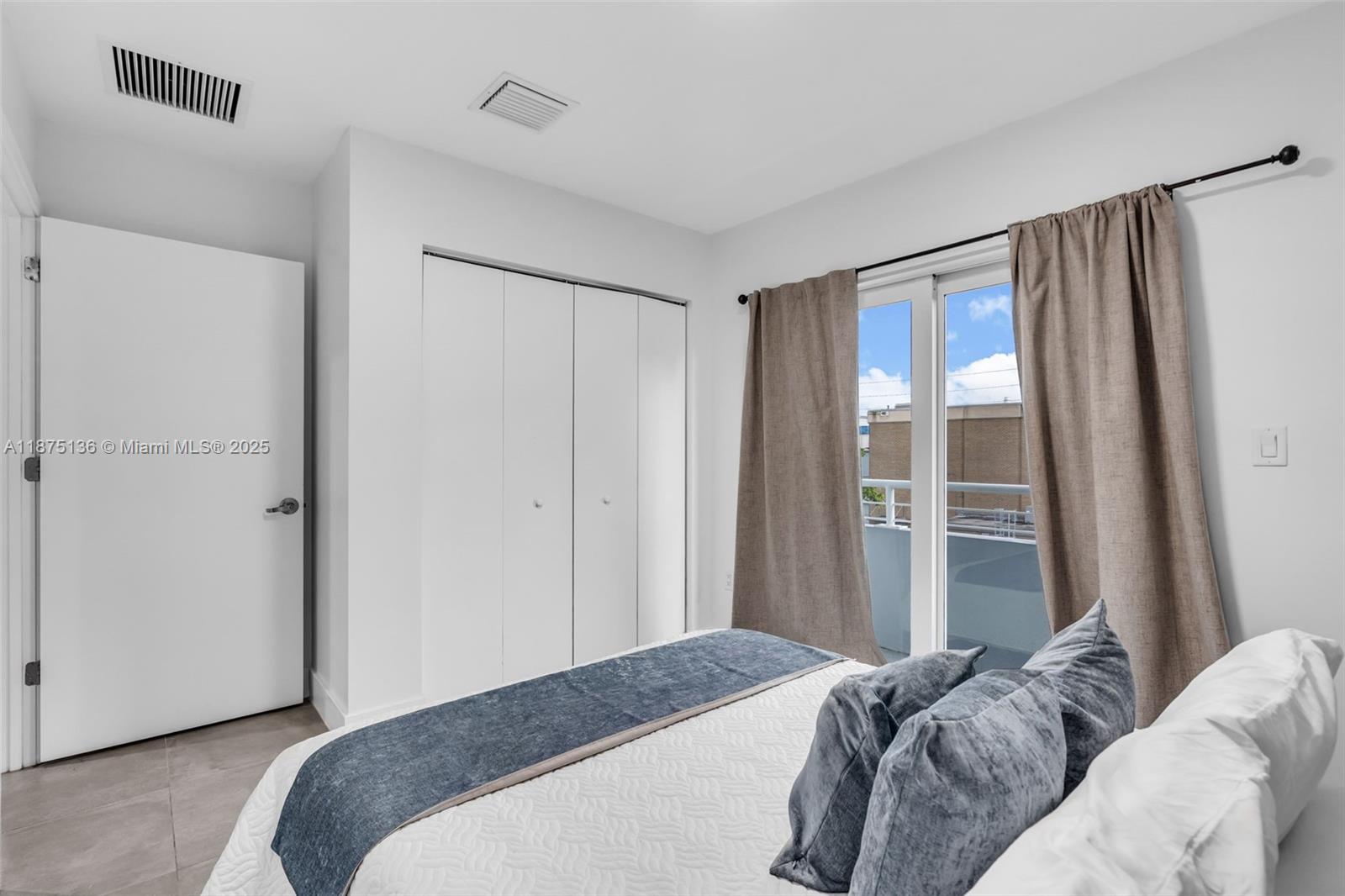 COUNTRY CLUB ESTATES SEC - Residential Lease