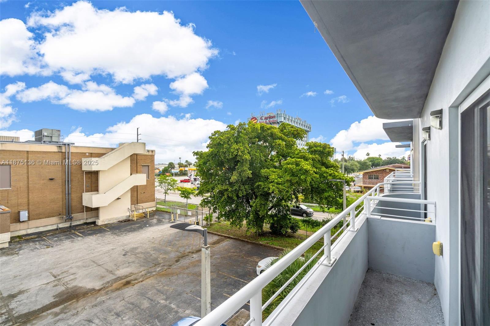 COUNTRY CLUB ESTATES SEC - Residential Lease