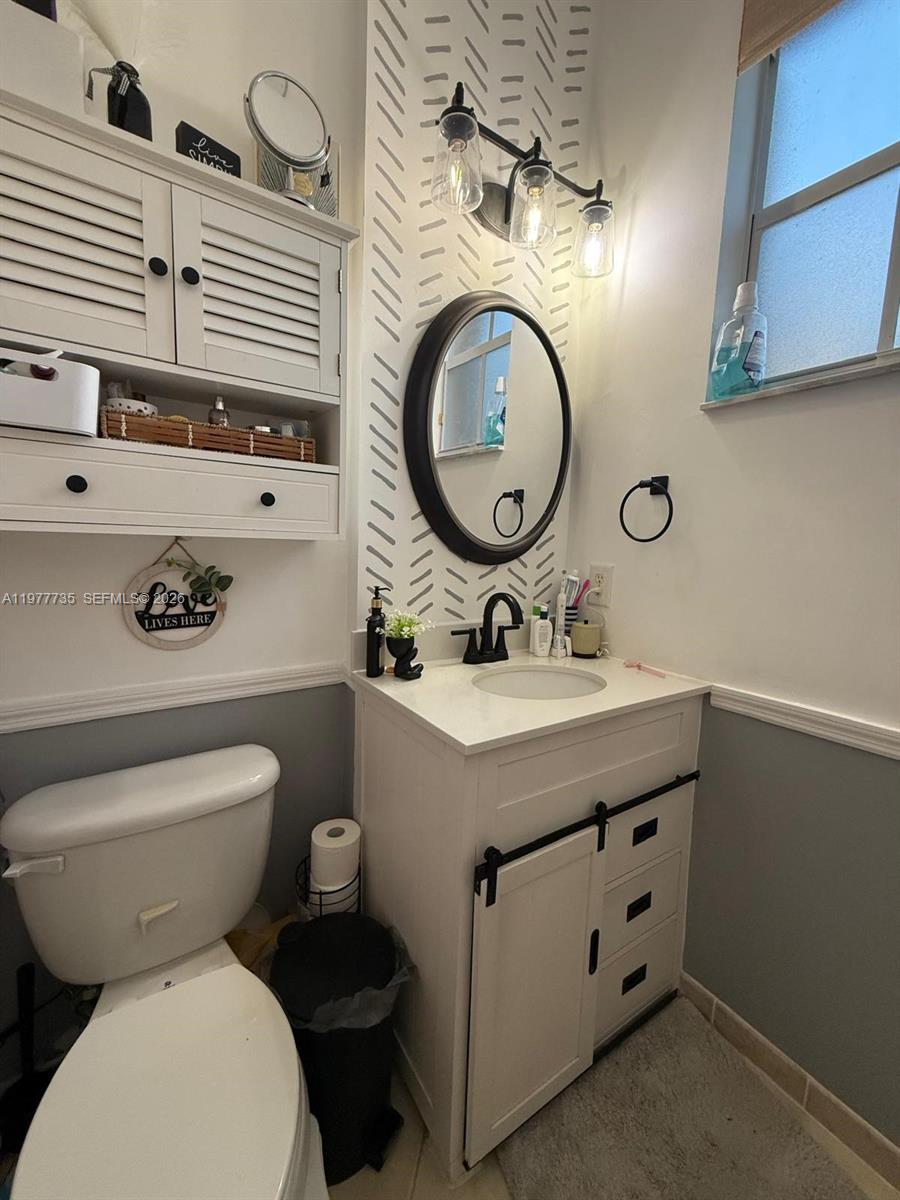 THE SHORES CONDO NO 2 - Residential