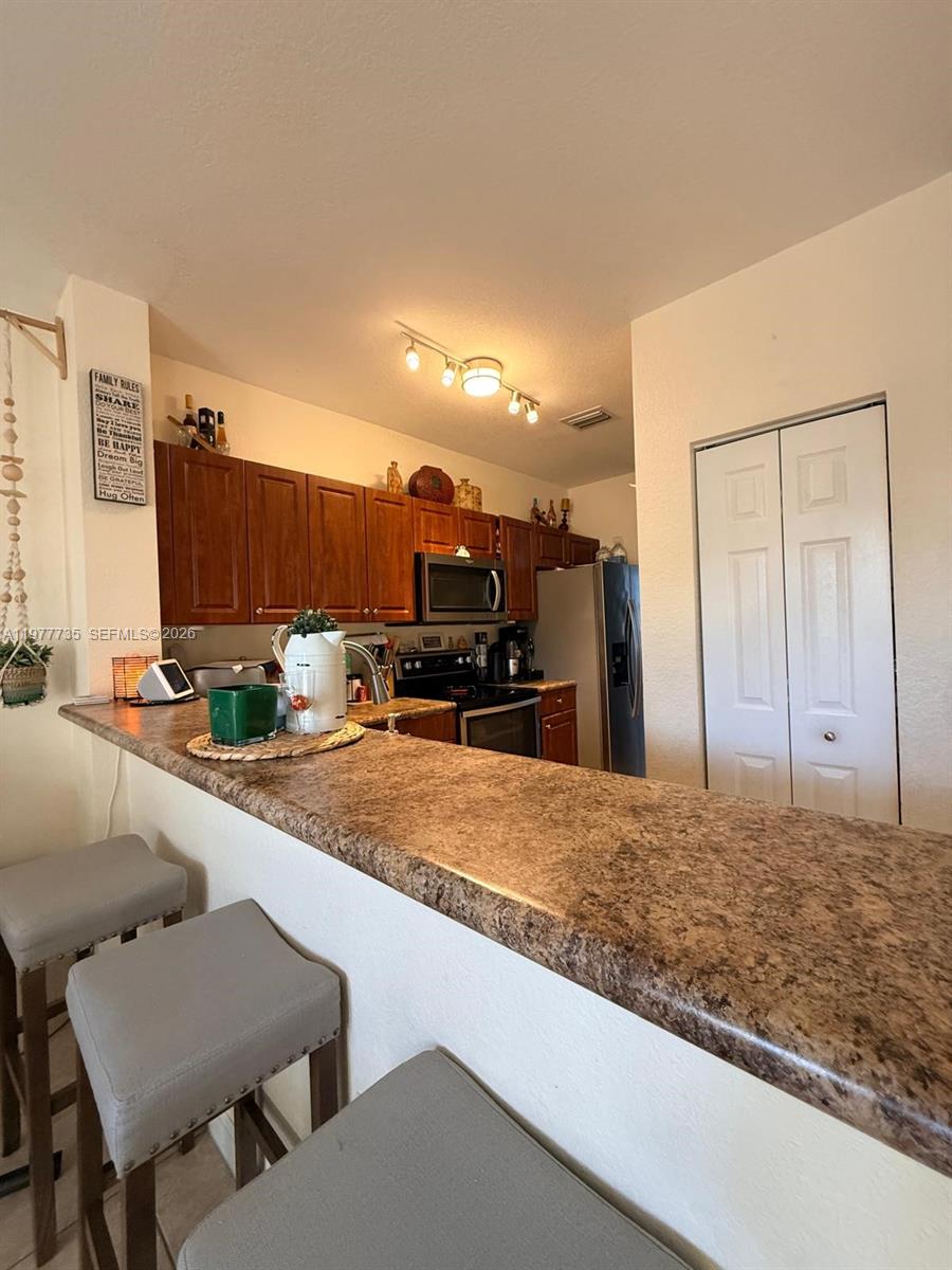 THE SHORES CONDO NO 2 - Residential