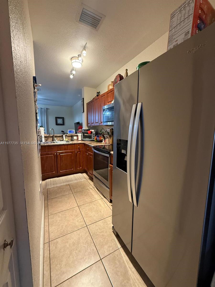 THE SHORES CONDO NO 2 - Residential