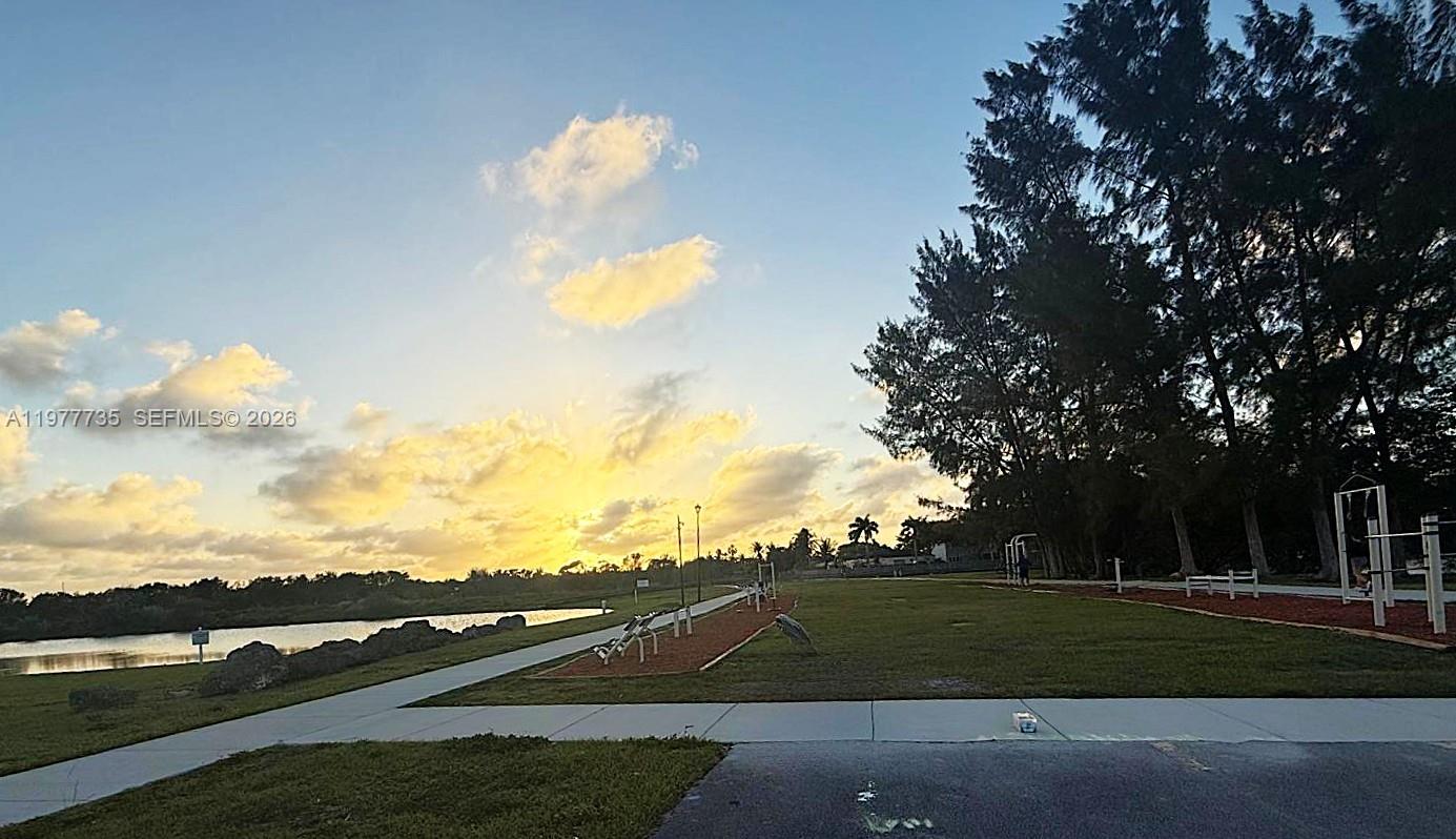 THE SHORES CONDO NO 2 - Residential