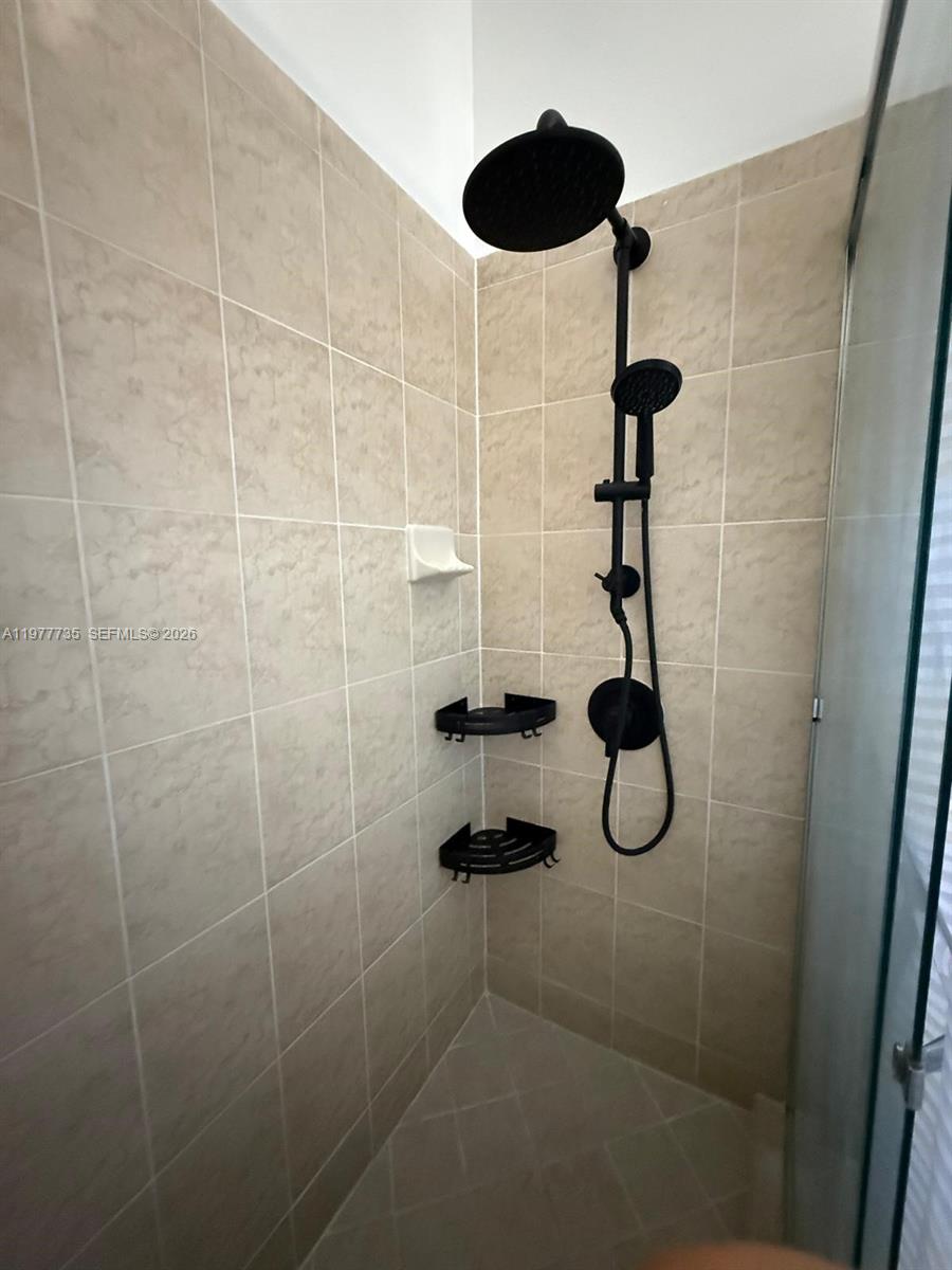 THE SHORES CONDO NO 2 - Residential