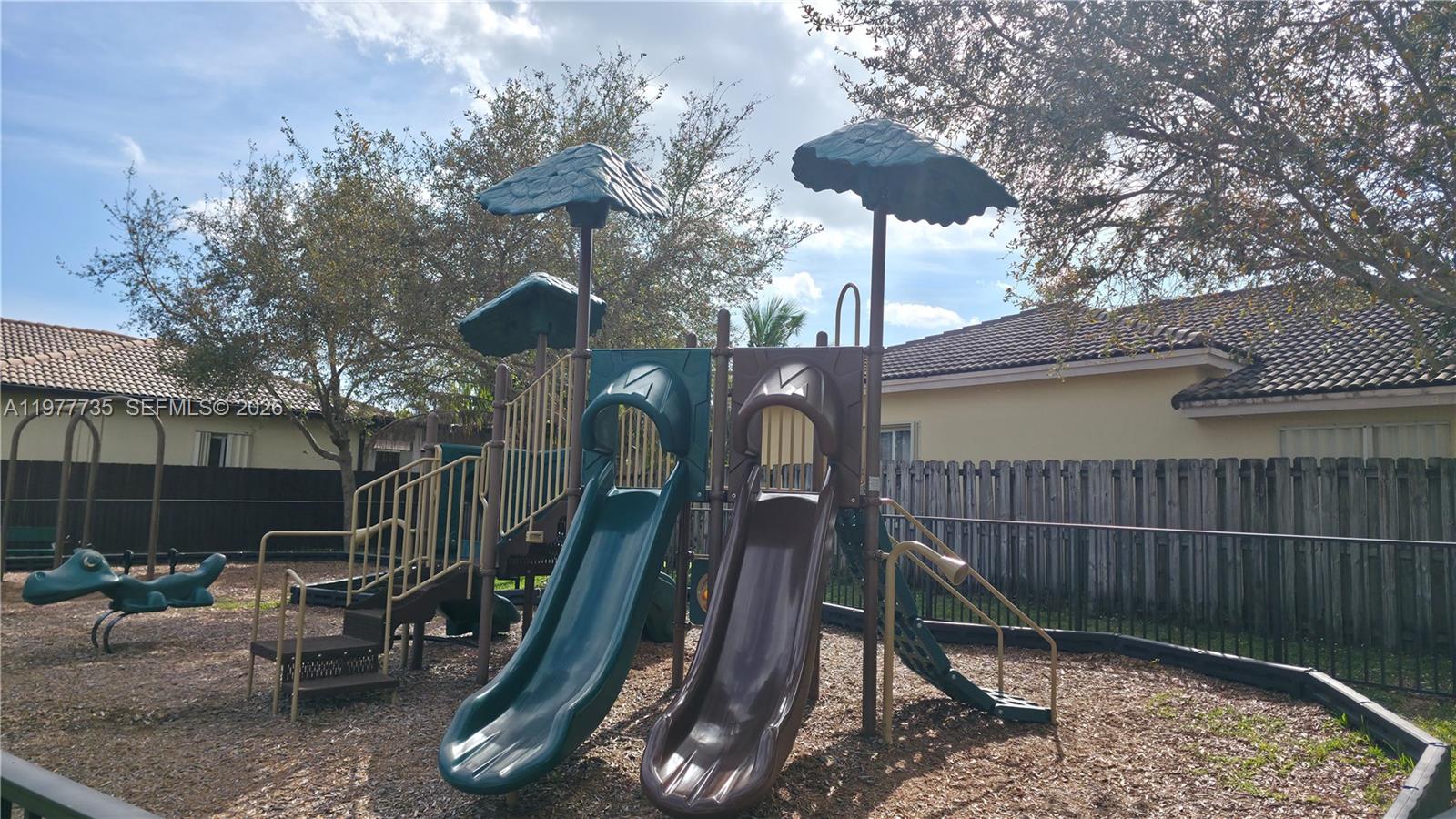 THE SHORES CONDO NO 2 - Residential