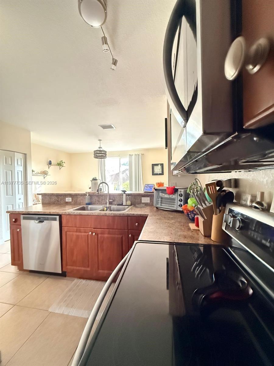 THE SHORES CONDO NO 2 - Residential