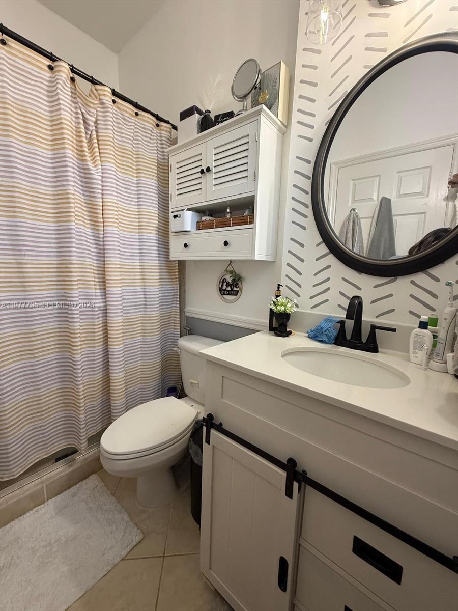 THE SHORES CONDO NO 2 - Residential