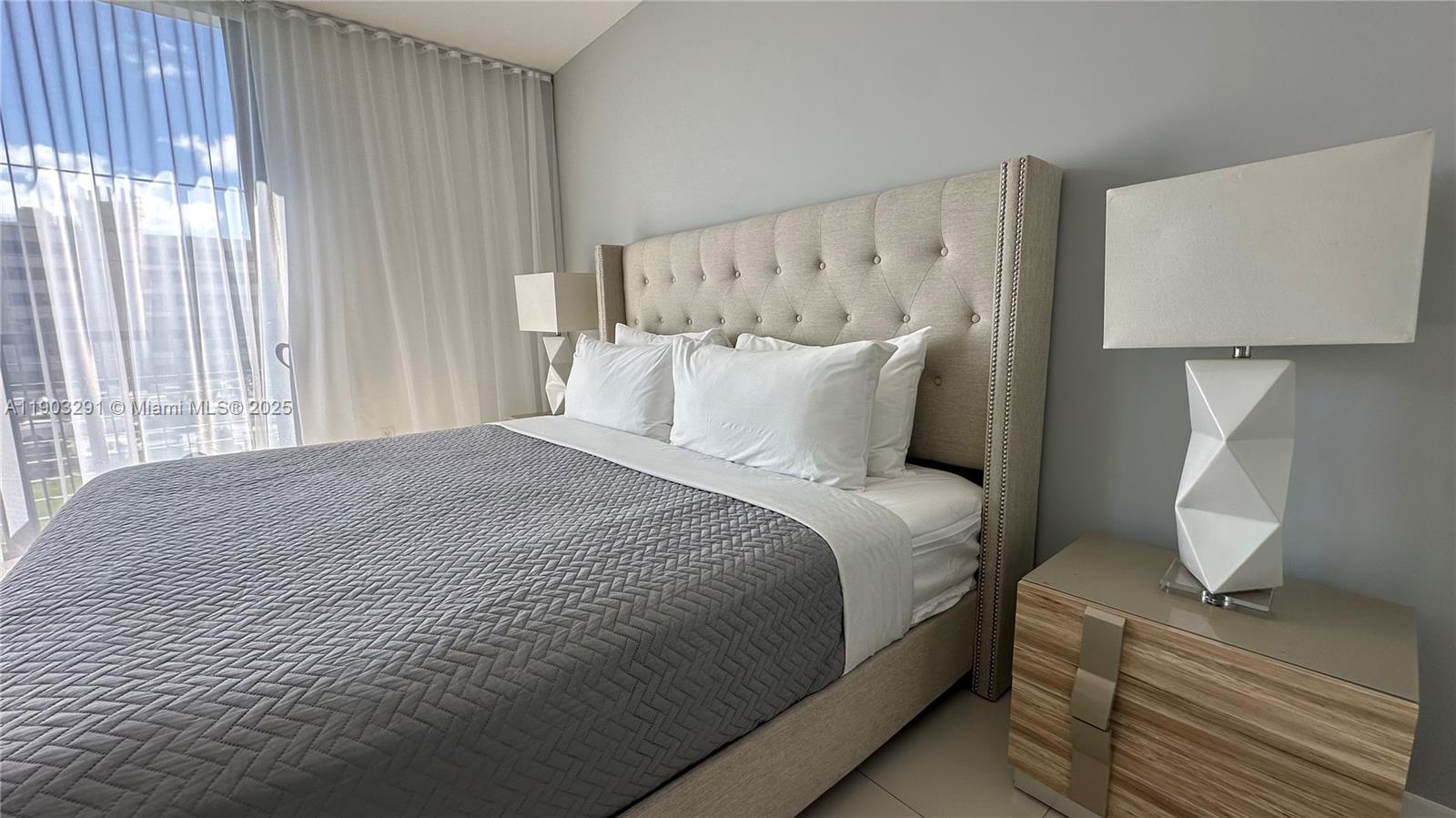 BAY BREEZE RESIDENCES CON - Residential