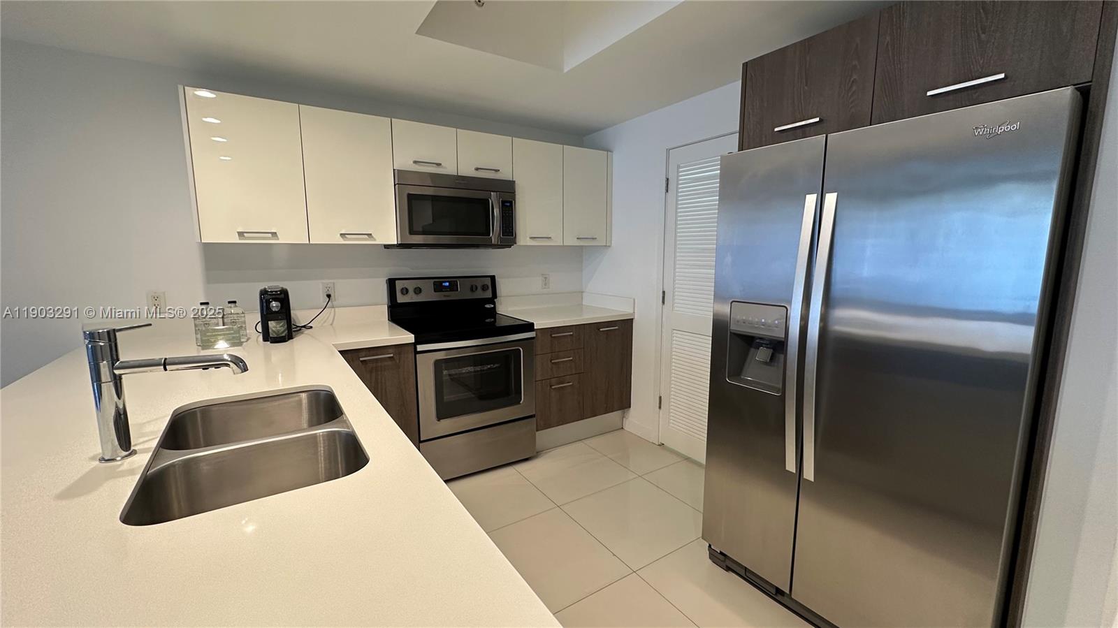 BAY BREEZE RESIDENCES CON - Residential