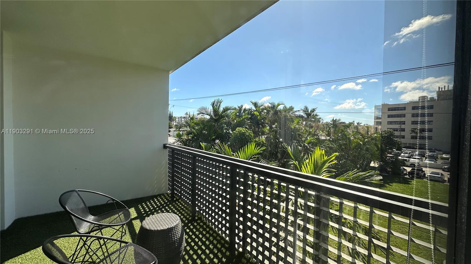 BAY BREEZE RESIDENCES CON - Residential