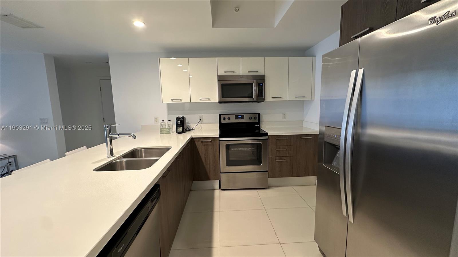 BAY BREEZE RESIDENCES CON - Residential