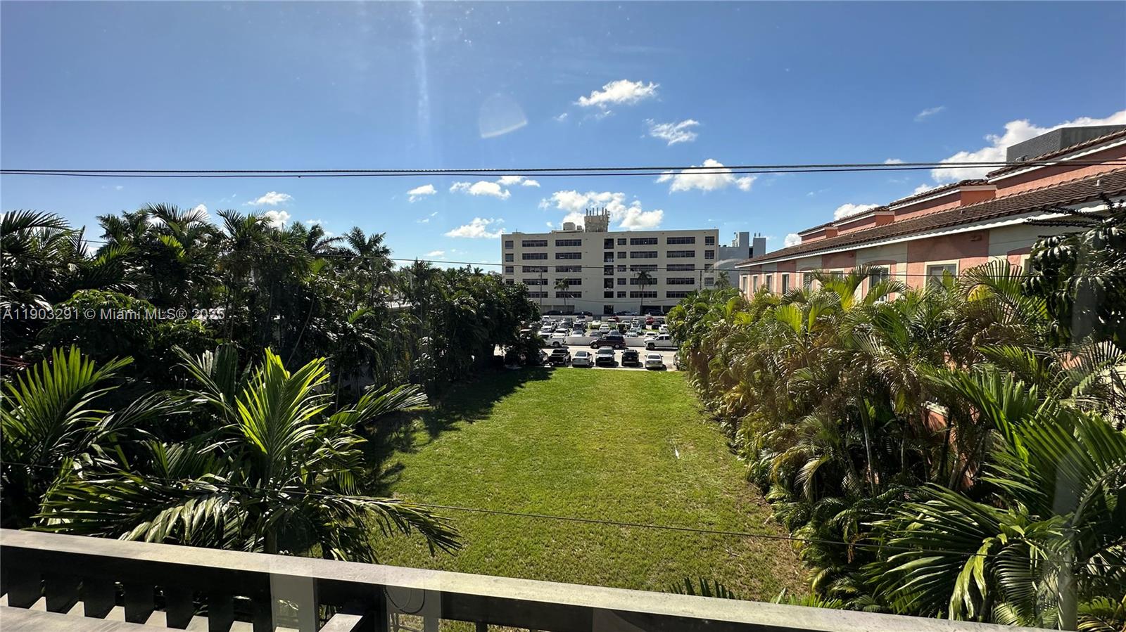 BAY BREEZE RESIDENCES CON - Residential