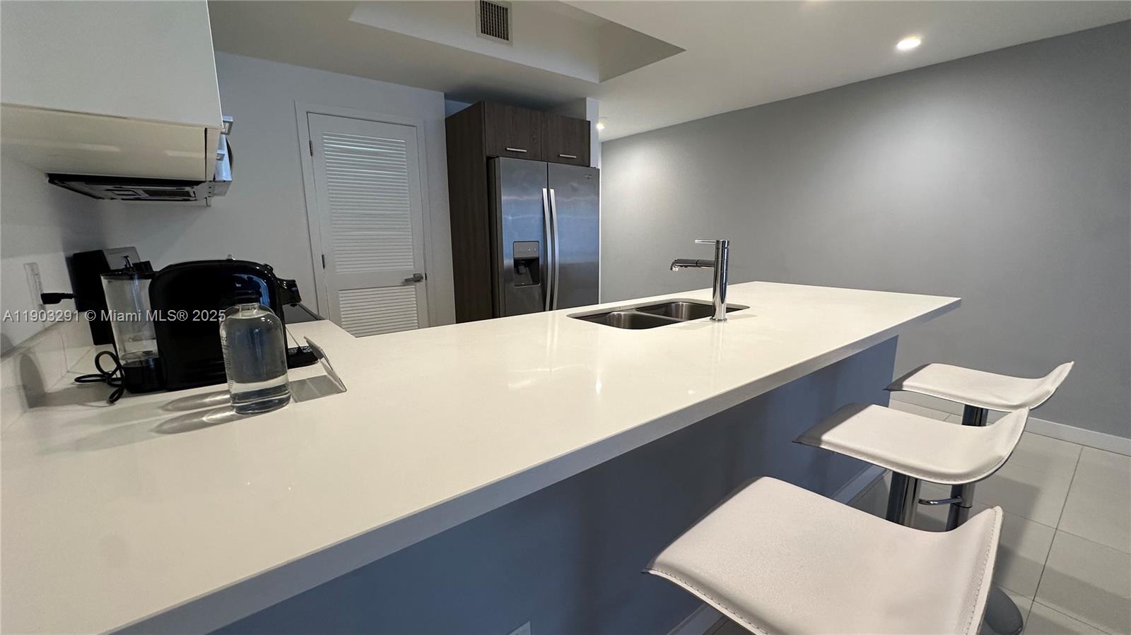 BAY BREEZE RESIDENCES CON - Residential
