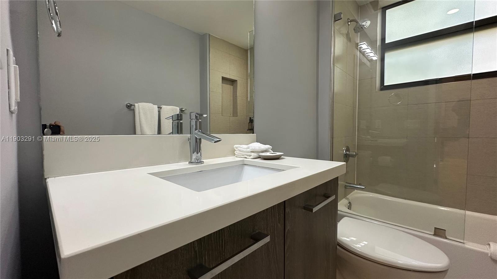 BAY BREEZE RESIDENCES CON - Residential
