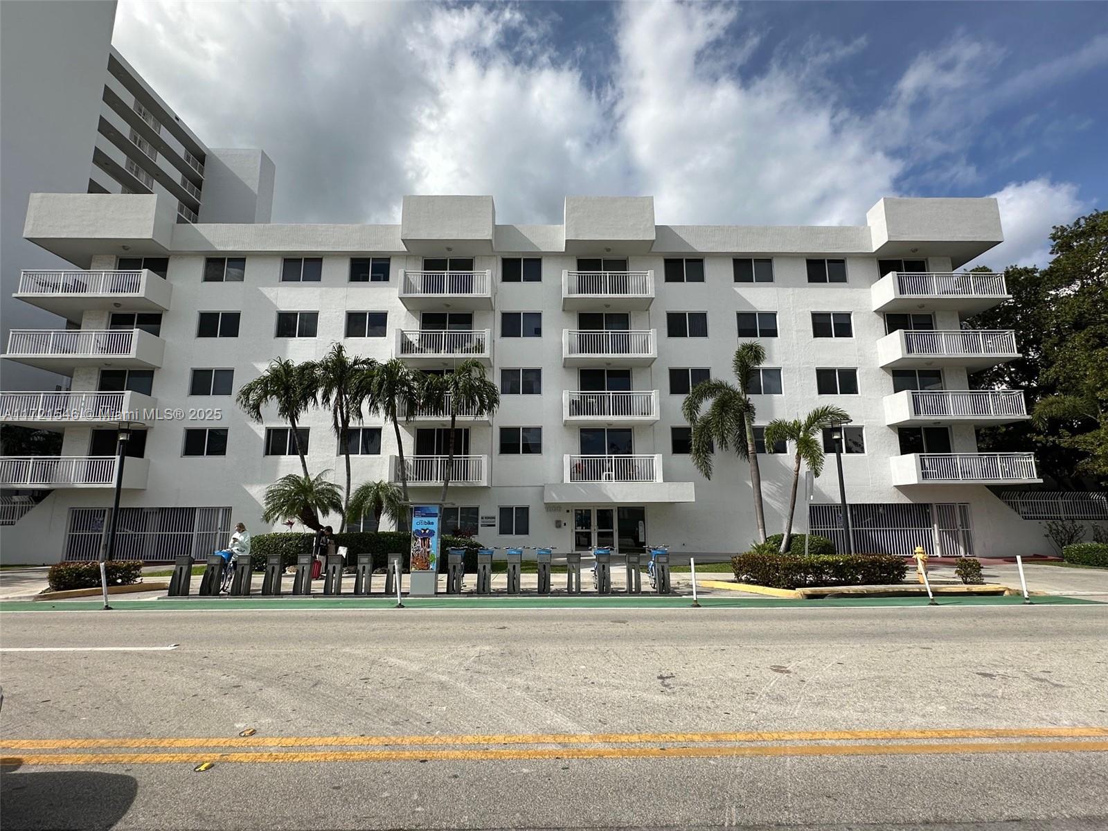 Rental Property at 1666 West Ave 512, Miami Beach, Miami-Dade County, Florida - Bedrooms: 1 
Bathrooms: 2  - $2,650 MO.