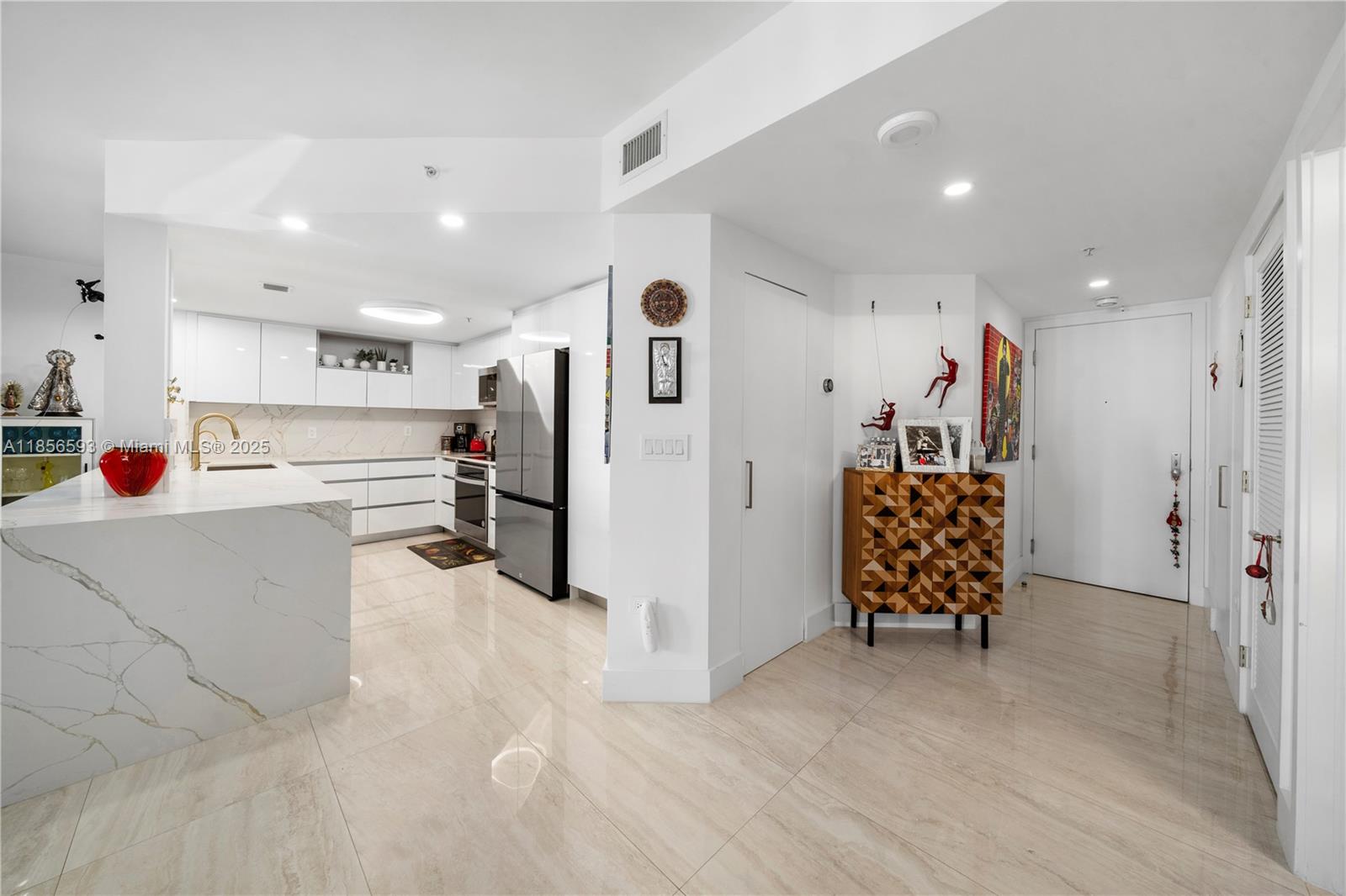 COURVOISIER COURTS CONDO - Residential