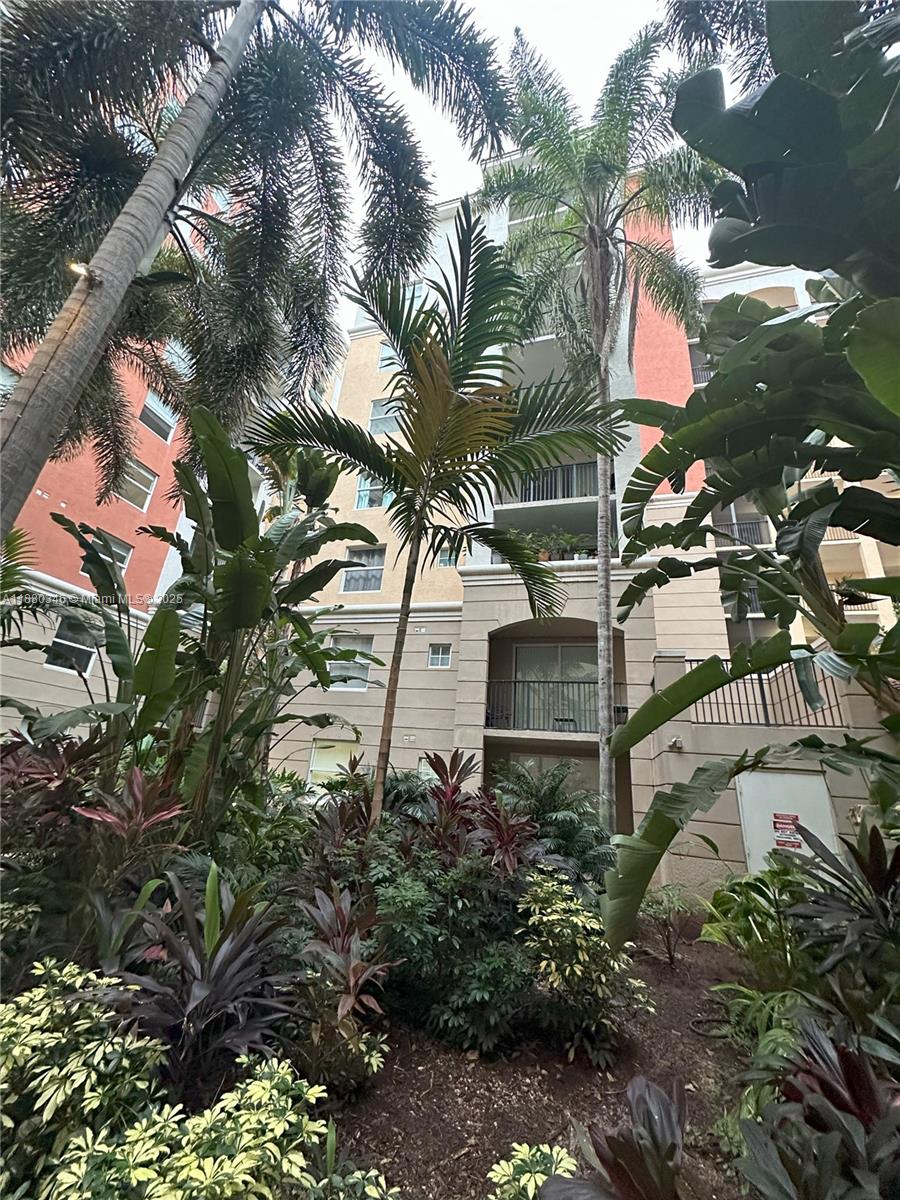 PORTO BELLAGIO CONDO - Residential