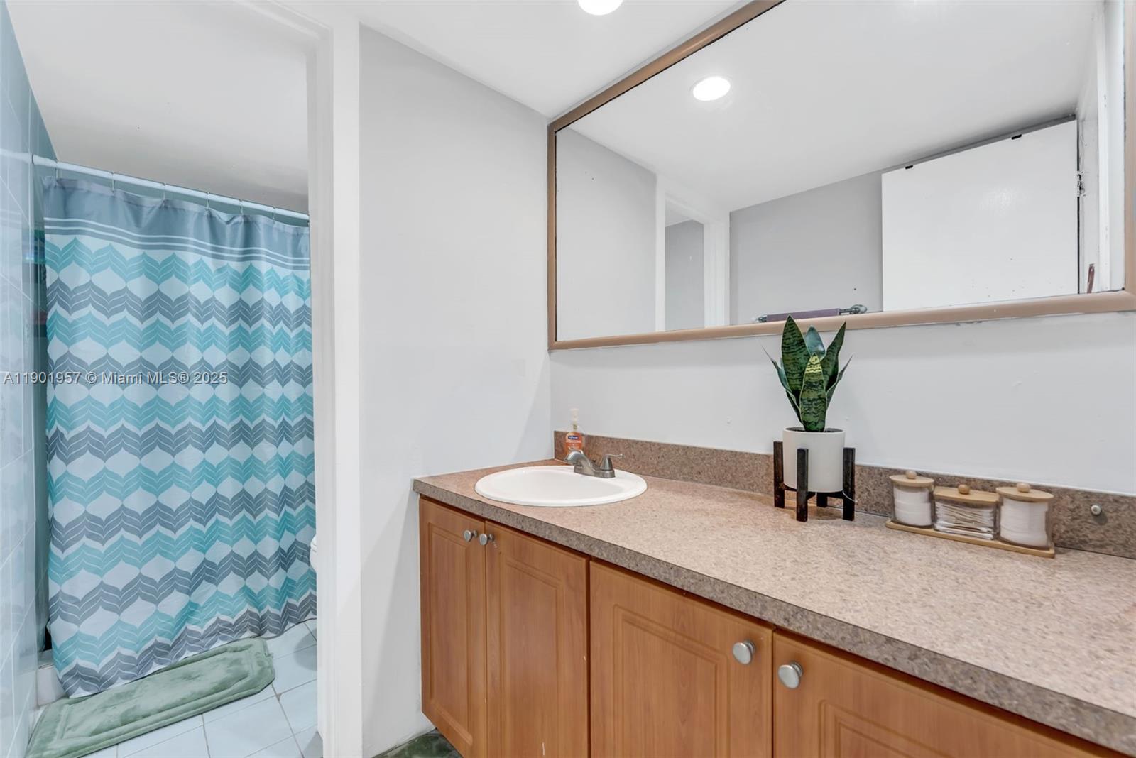 THE TERRACES CONDO PH II - Residential