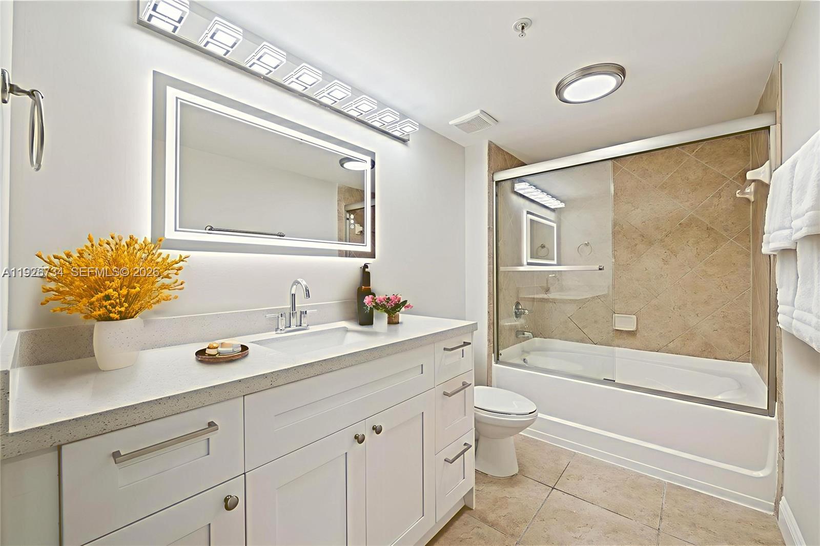 PRADO CONDO - Residential