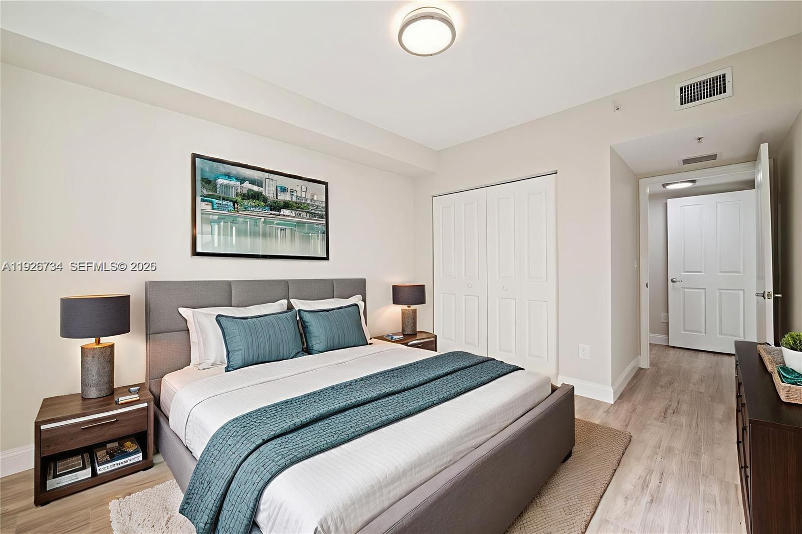 PRADO CONDO - Residential