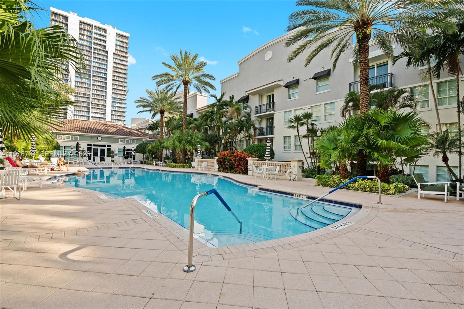 PRADO CONDO - Residential