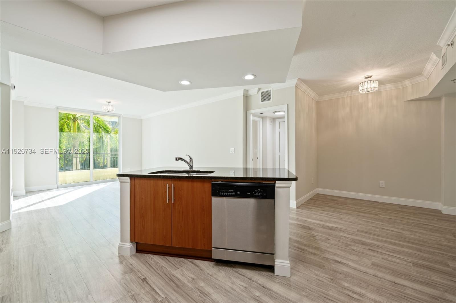 PRADO CONDO - Residential