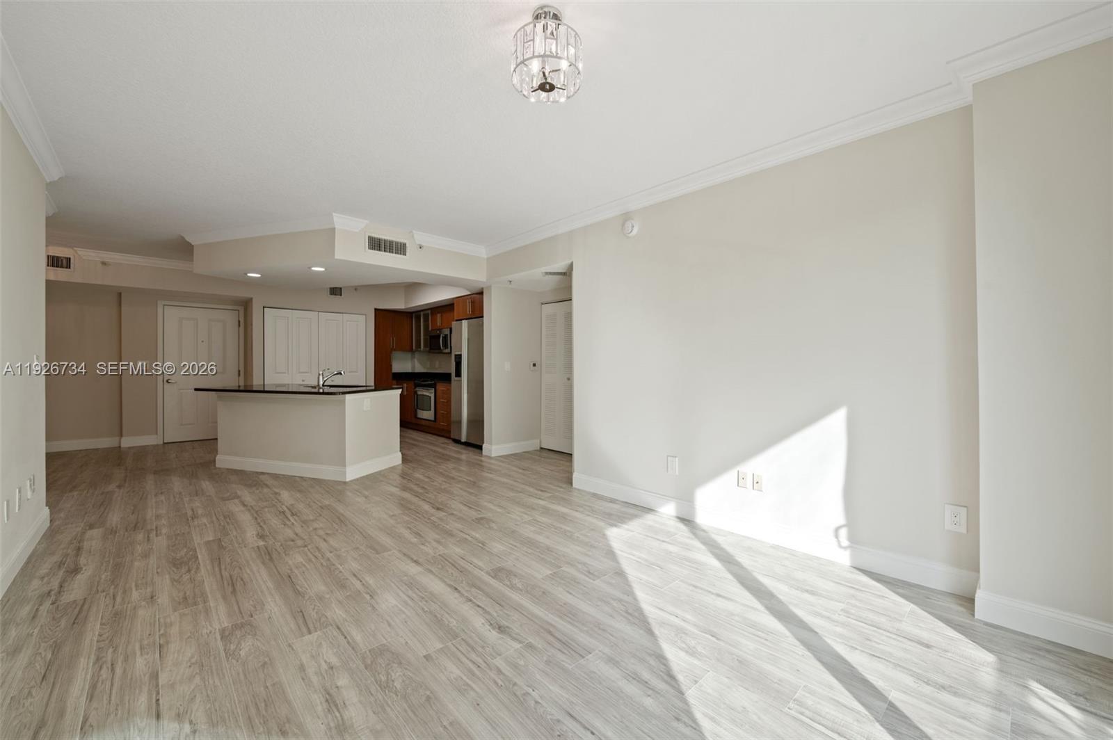 PRADO CONDO - Residential