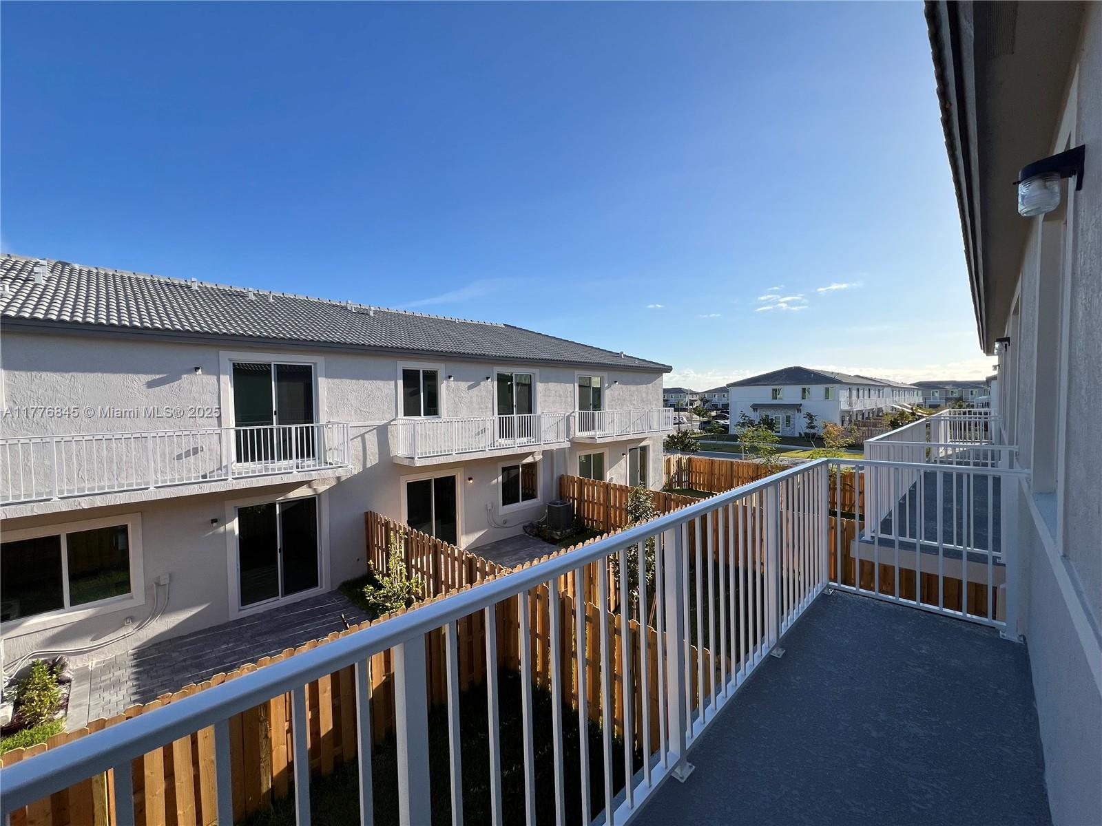 TERRA SOL - Residential Lease