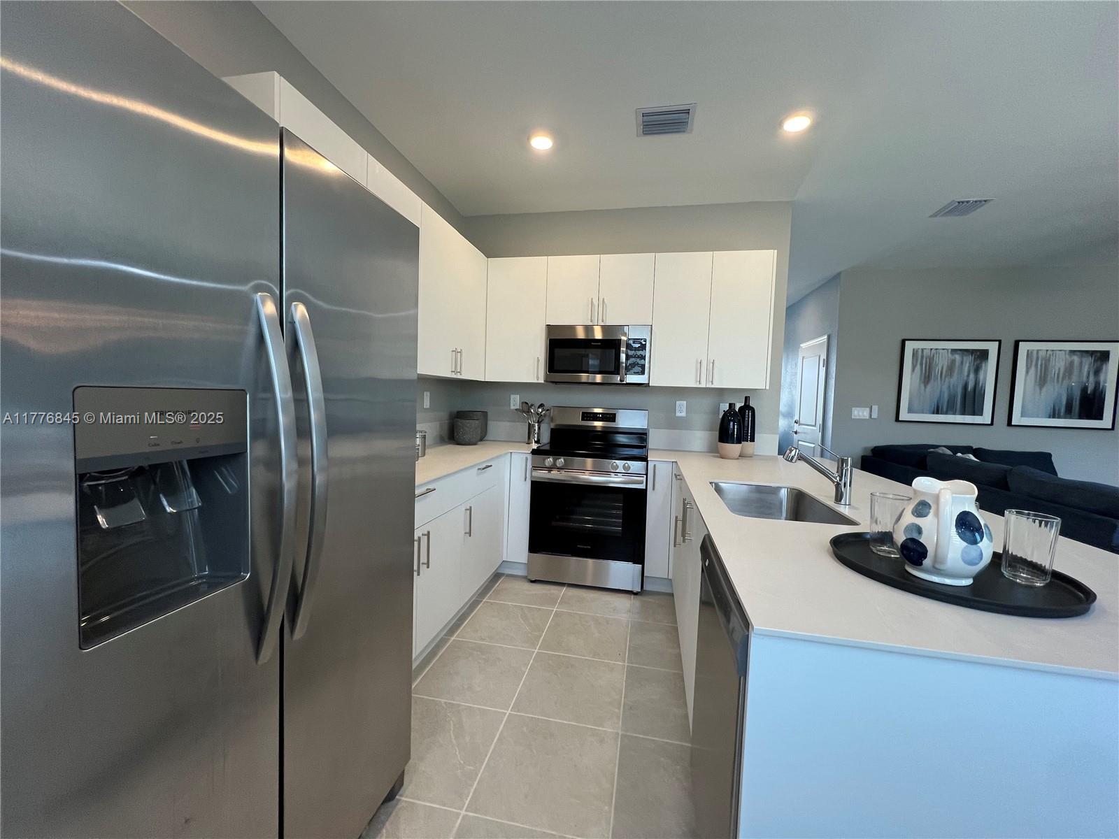 TERRA SOL - Residential Lease